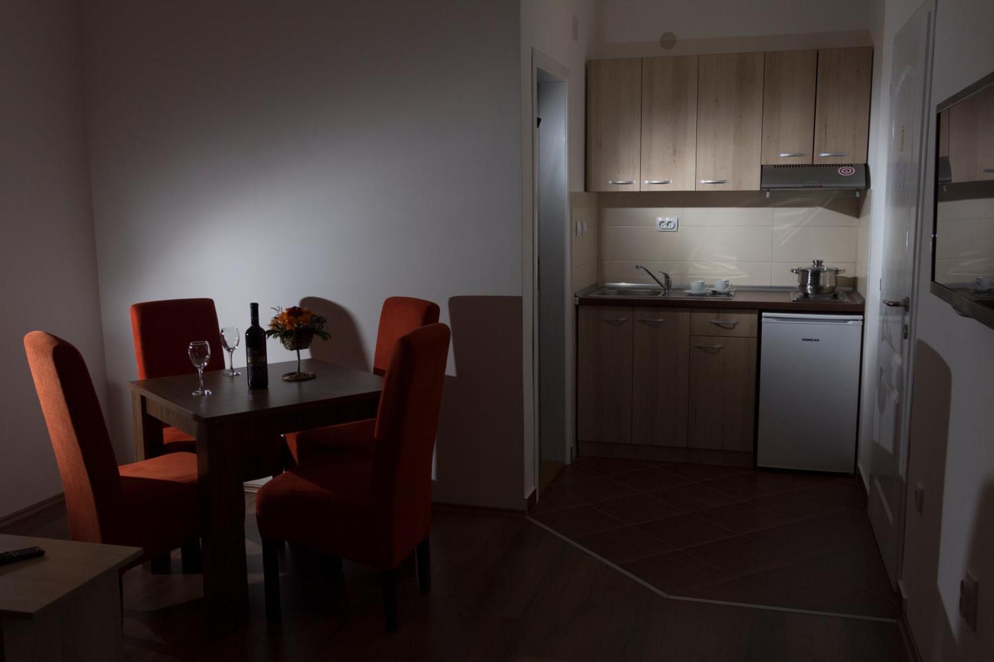 Kety Apartments 克拉古耶瓦茨 客房 照片